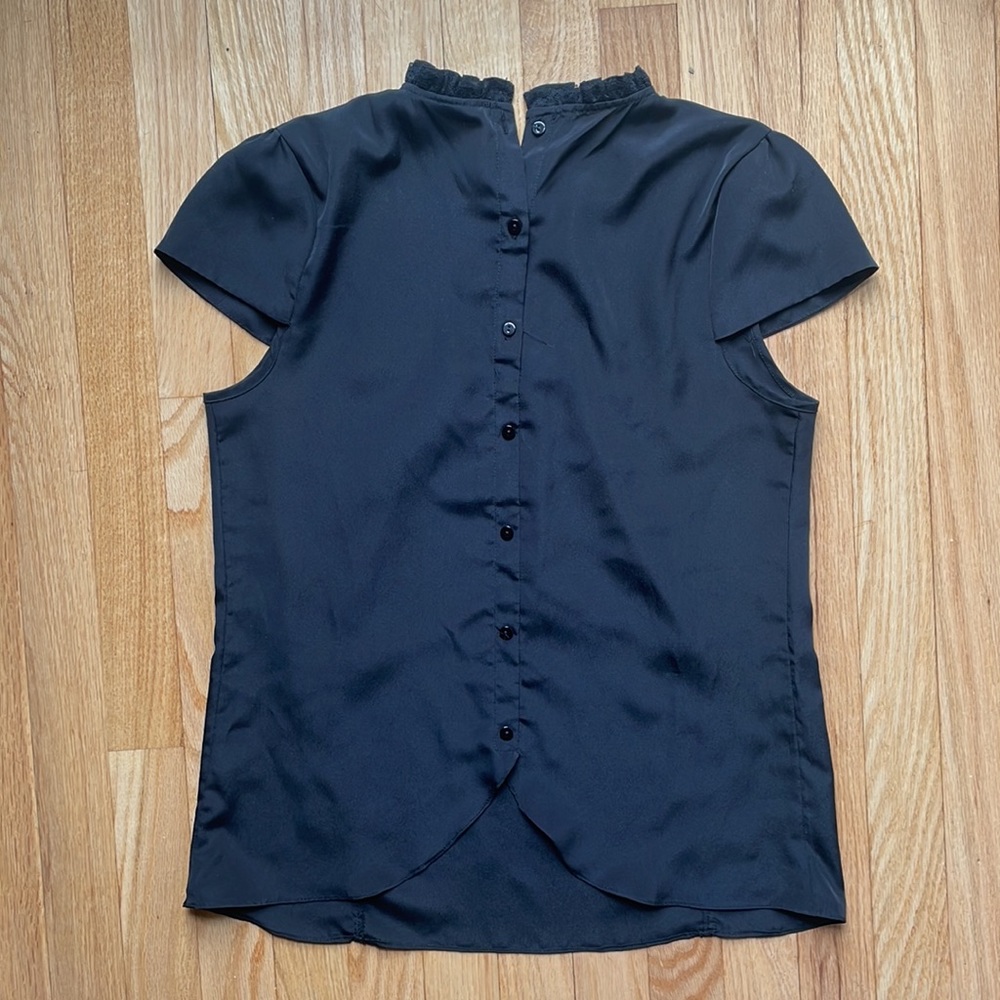 ModCloth high-neck cap-sleeved button-back top - Picture 3 of 6
